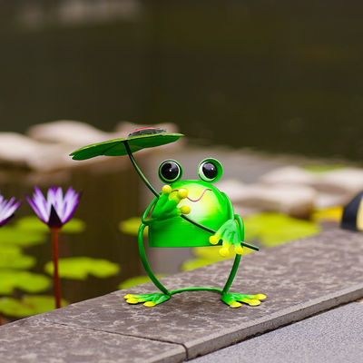 Artistic Animal Garden Ornament Multicolor Metal Frog Garden Figurines